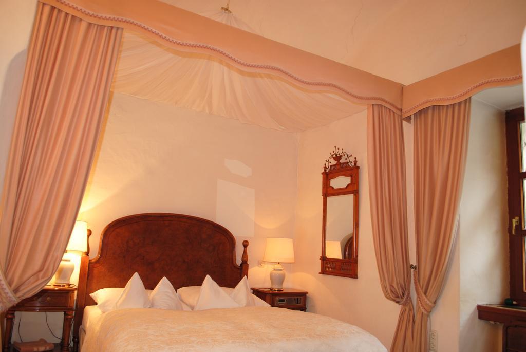 Schlosshotel Obermayerhofen Sebersdorf Δωμάτιο φωτογραφία