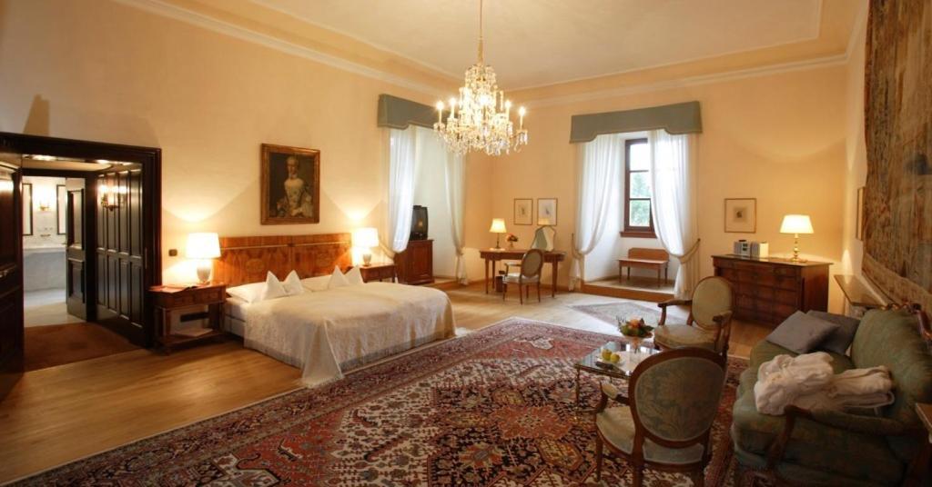 Schlosshotel Obermayerhofen Sebersdorf Δωμάτιο φωτογραφία